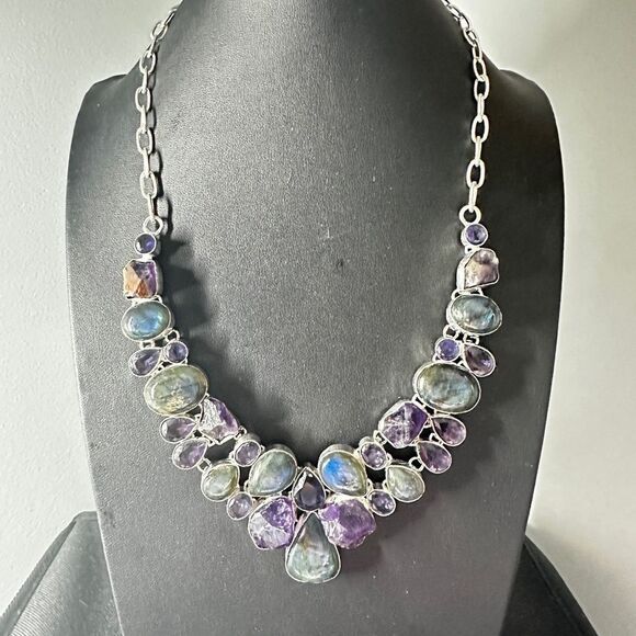 18" Labradorite, Amethyst, and Iolite in silver tone bib-style necklace! - Picture 13 of 13